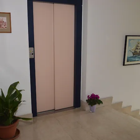 Domus Achille Fosco - Casa Per Ferie-3